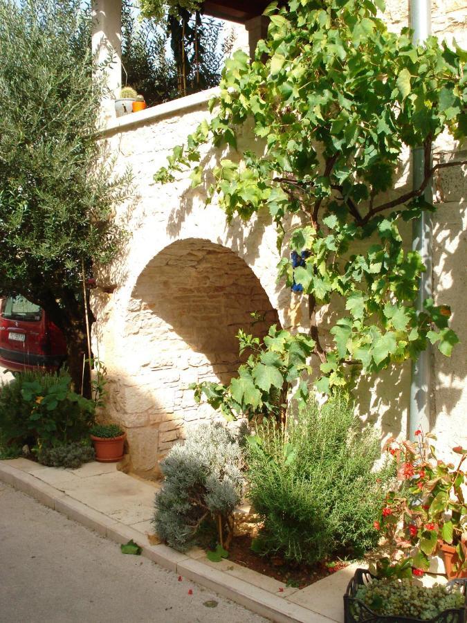 Apartment Enna Svetvincenat Exterior photo